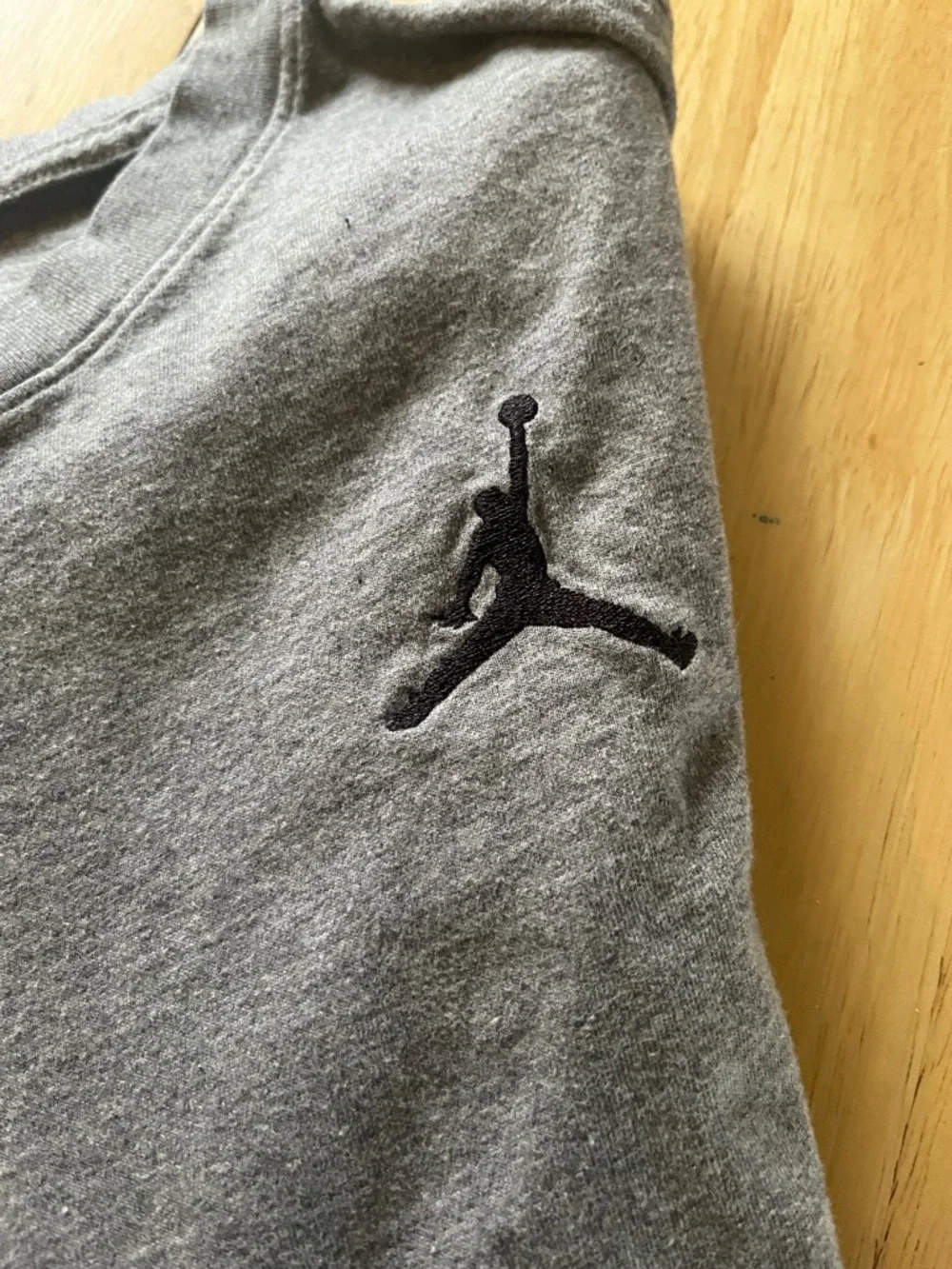 Men’s JORDAN Gray Short-Sleeve Crewneck T-Shirt with Jumpman Logo